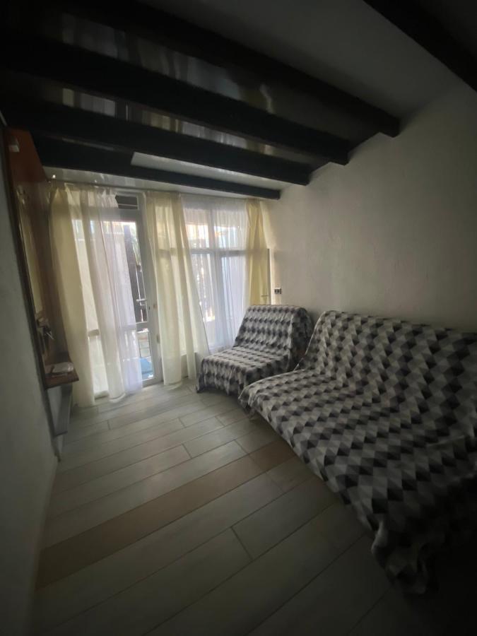 House&House 84 Appartement Petropavlovskaya Borshchagovka Buitenkant foto